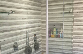 Glass shower enclosure by Bella Glass
